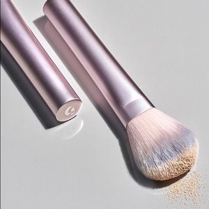 GLOSSIER Wowder Brush